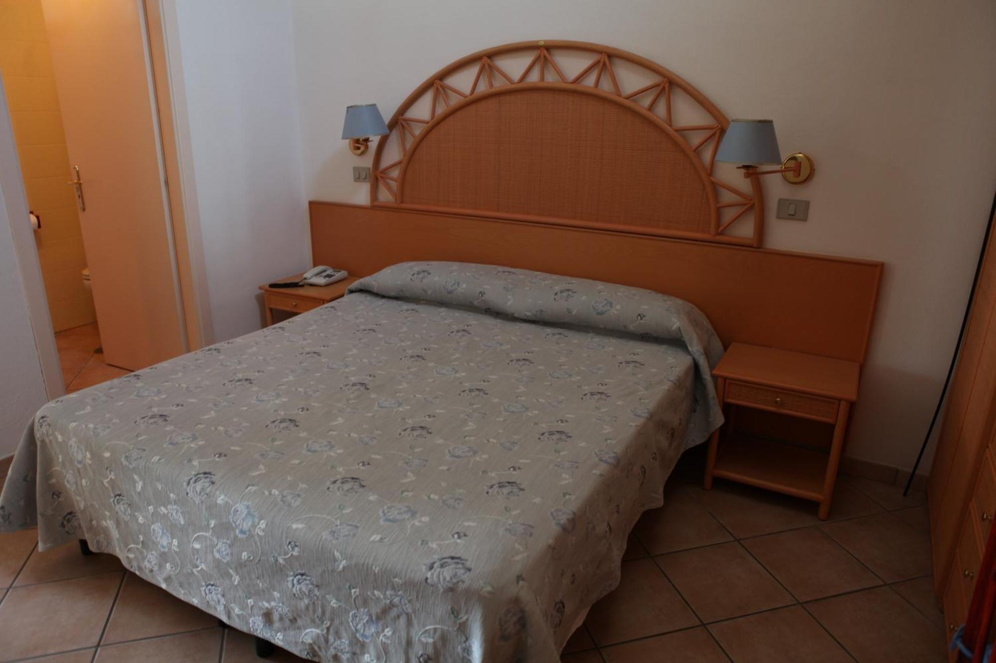 Double or Twin Room,1216167433:JPEG